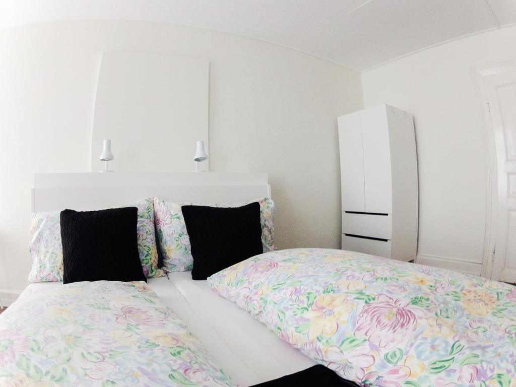 Basicrooms Hotel Unterseen Стая снимка