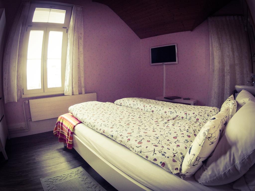 Basicrooms Hotel Unterseen Стая снимка