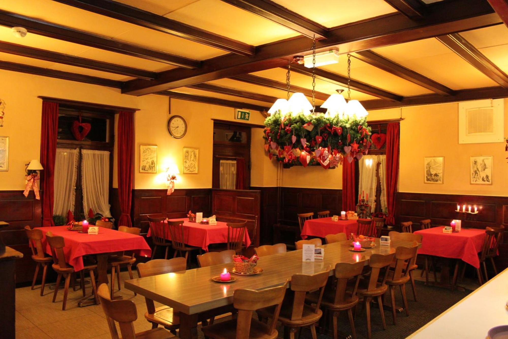 Basicrooms Hotel Unterseen Екстериор снимка
