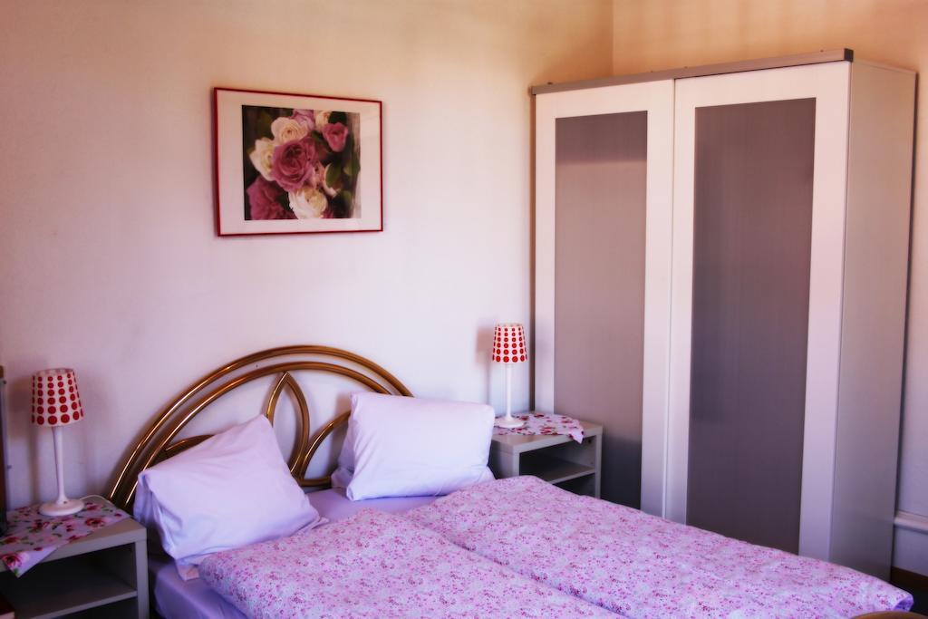 Basicrooms Hotel Unterseen Стая снимка